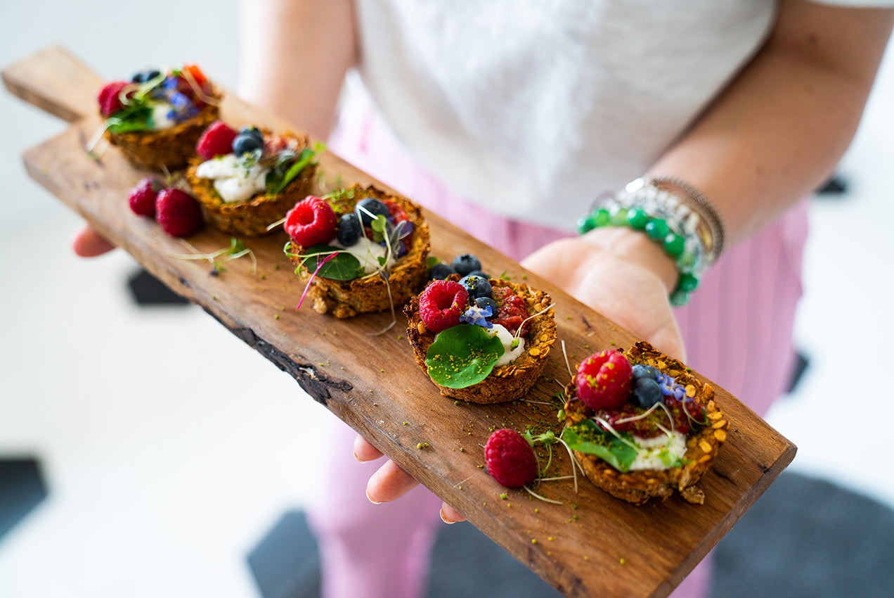 Hindistan Cevizi Yoğurdu ve Granola Kupları