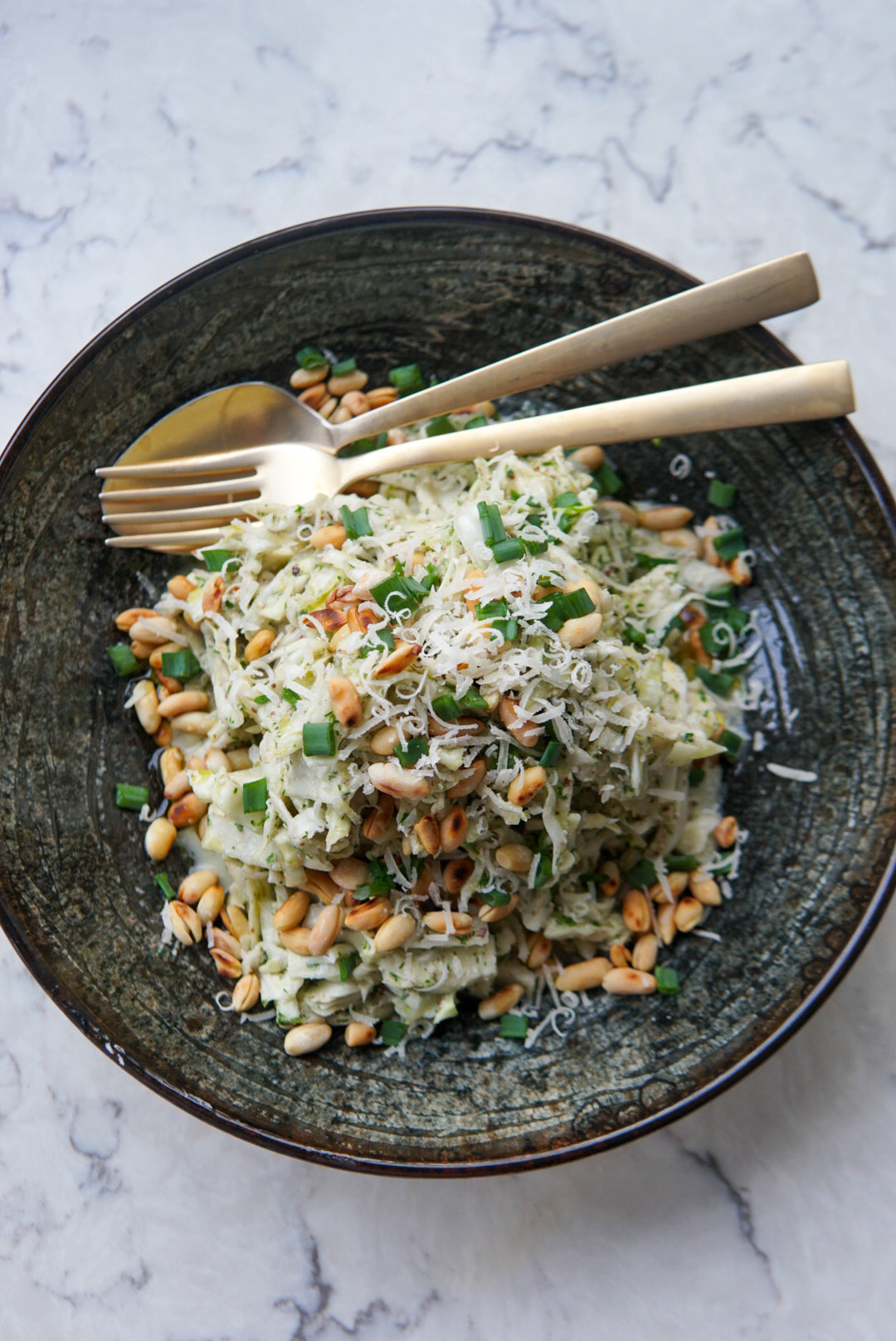 Tahin Soslu Lahana Salatası