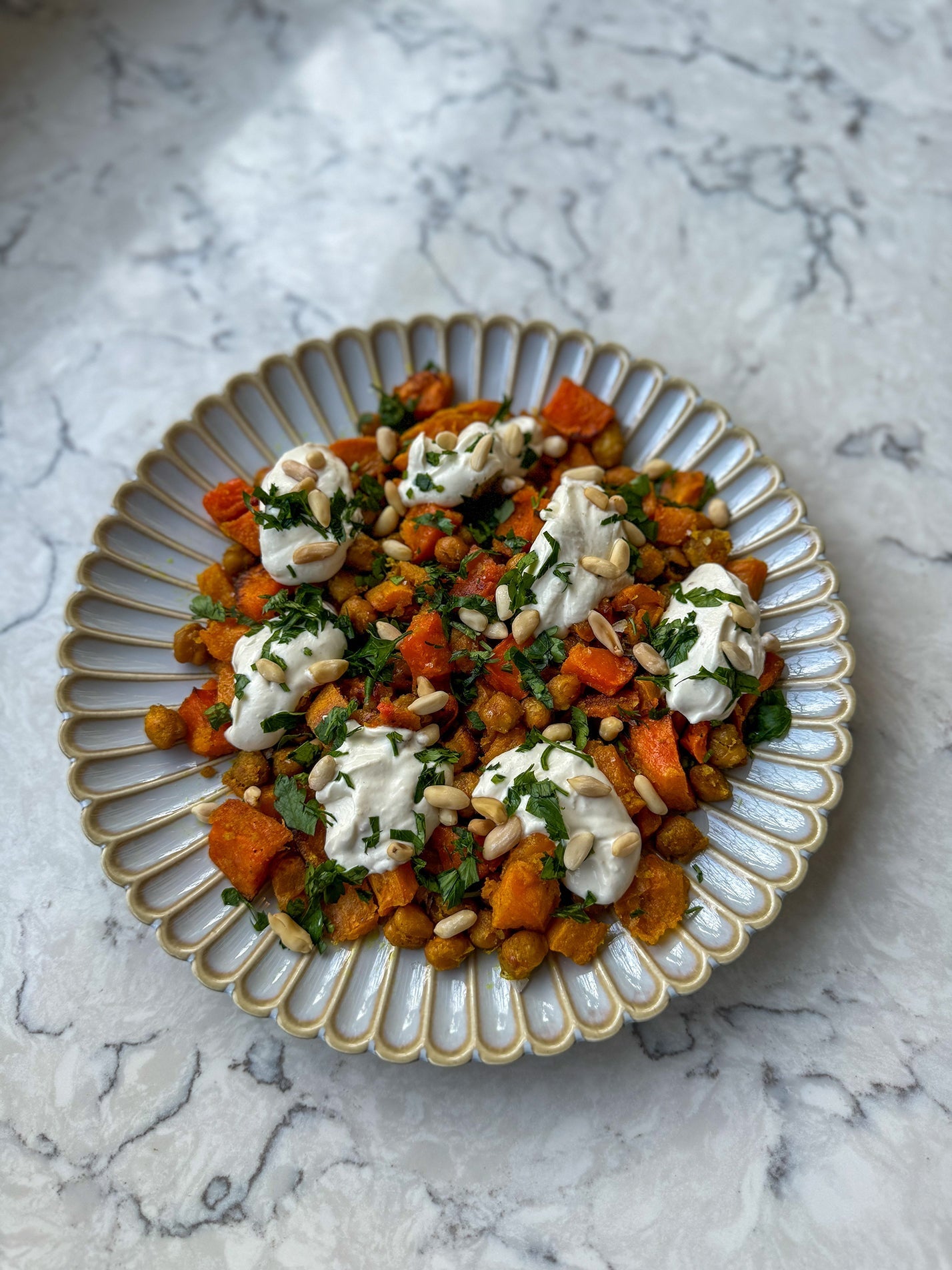 Tahin Soslu Kış Sebzeleri - Tatlı Patates ve Balkabağı